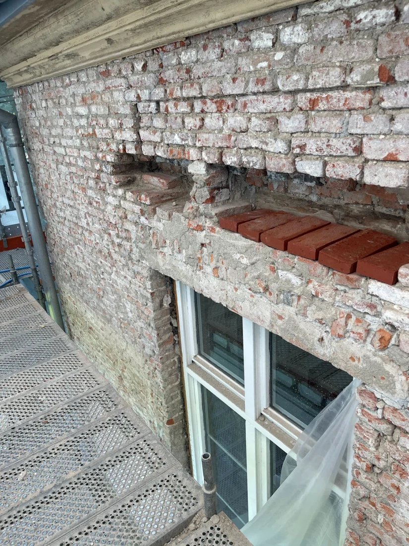 pågående fasaderehabilitering av søndre tåsen gård