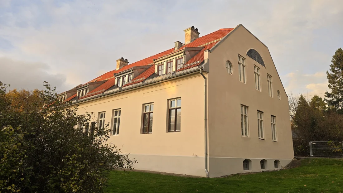 ferdig rehabilitering av fasade på søndre tåsen gård