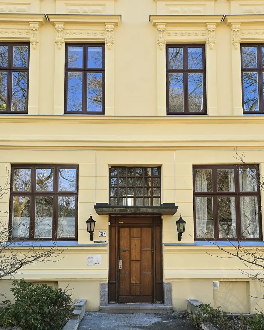 Fronta fasade etter fasa rehabilitering i Geitemyrsveien 31