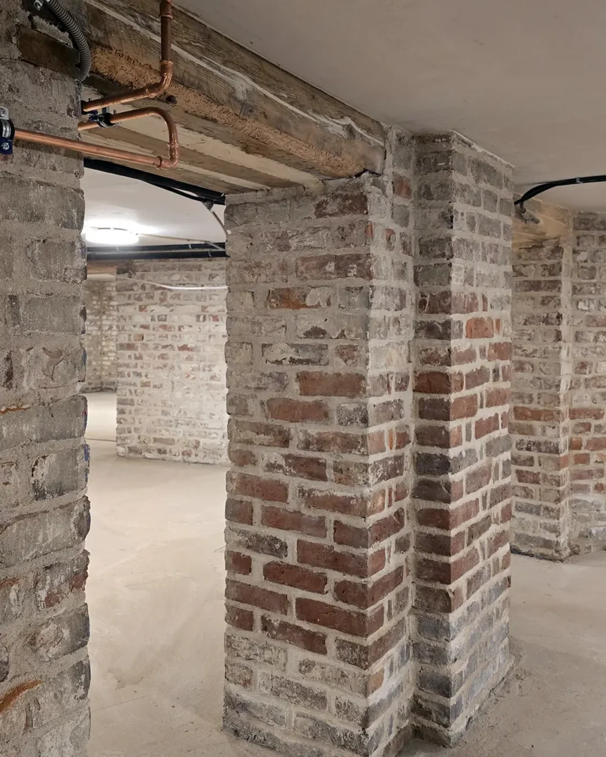 ferdig lagt betong på kjeller gulv i borettslag