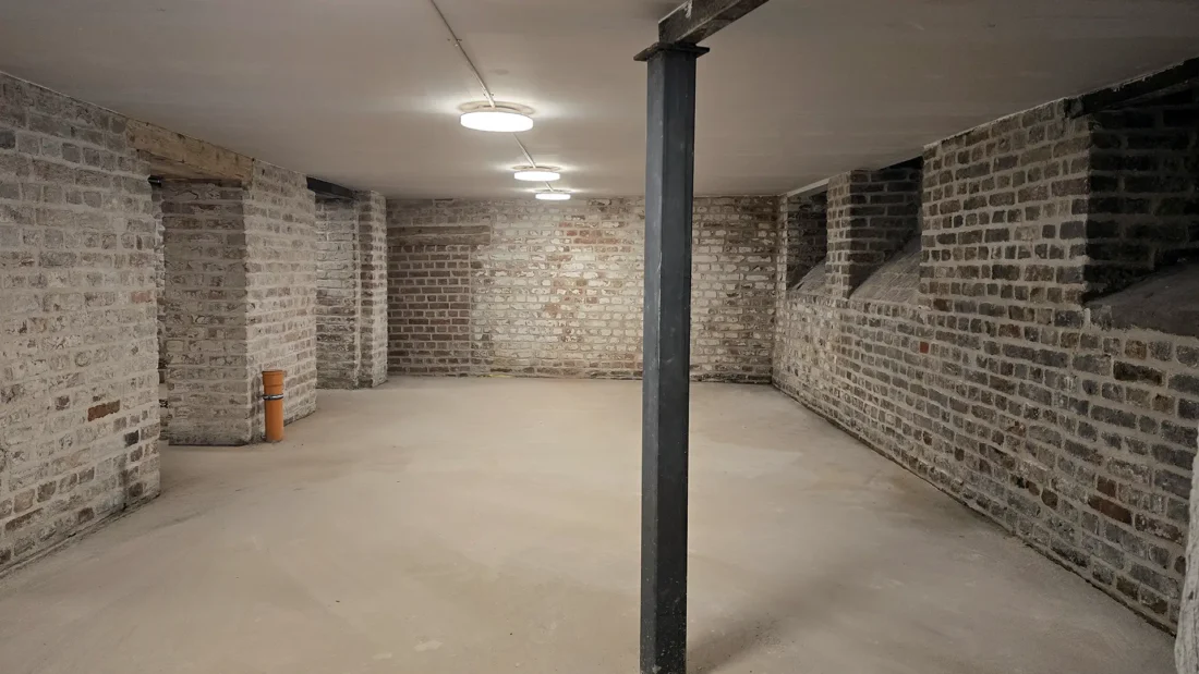 ferdig lagt betong på kjeller gulv i borettslag