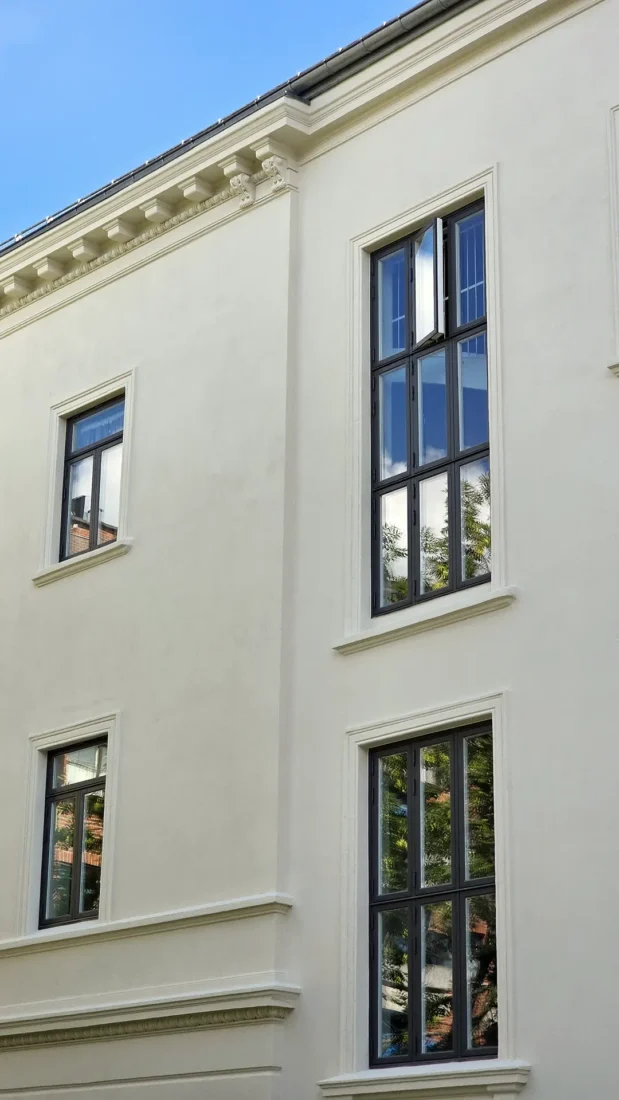 detaljer i fasaden på bygget i Uranienborgveien 26