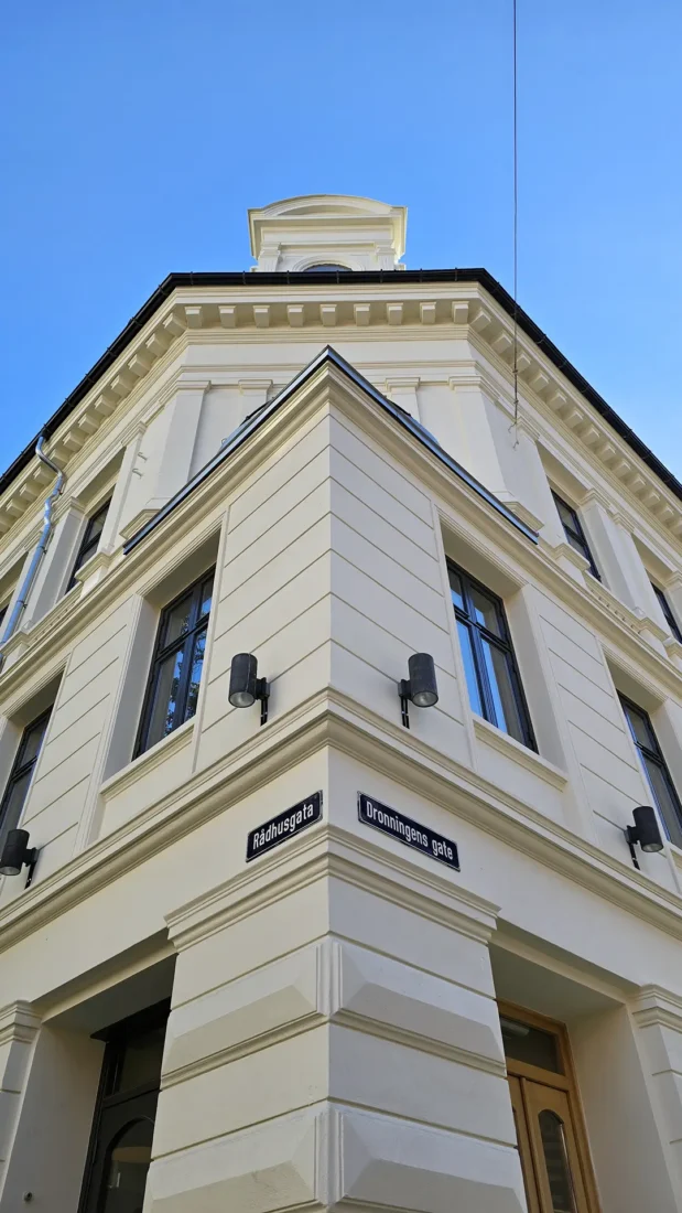 Bygget i Dronningens gate 8 B i Oslo ferdig rehabilitert.